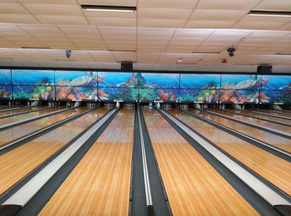 Classic Lanes | 7501 S Howell Ave, Oak Creek, WI 53154, USA | Phone: (414) 764-1120