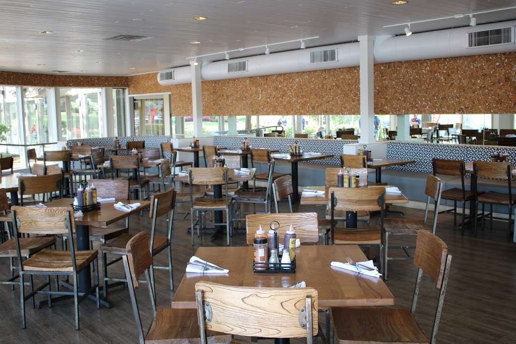 Waterfront Restaurant at The Abbey Resort | 269 Fontana Blvd, Fontana-On-Geneva Lake, WI 53125, USA | Phone: (262) 275-9034
