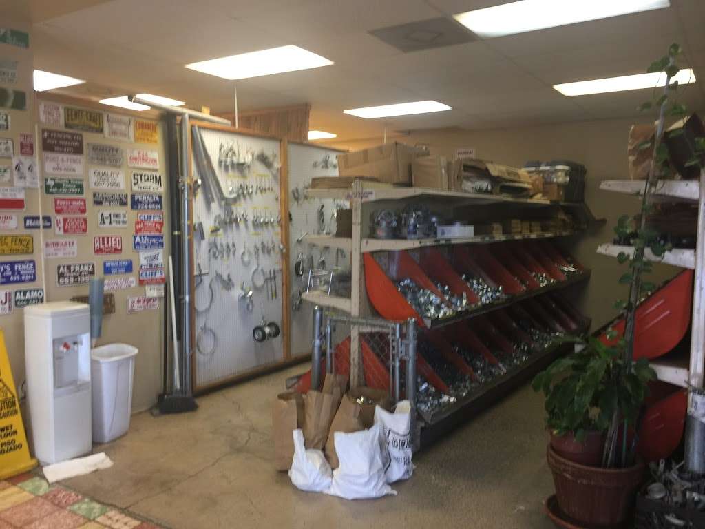 De La Garza Fence & Supply Co | 6475 Enrique M. Barrera Pkwy, San Antonio, TX 78227, USA | Phone: (210) 674-8302