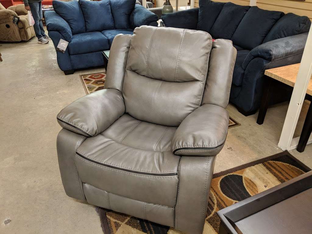 Cohen Furniture Outlet | 110 N Dupont Hwy, New Castle, DE 19720 | Phone: (302) 322-0270