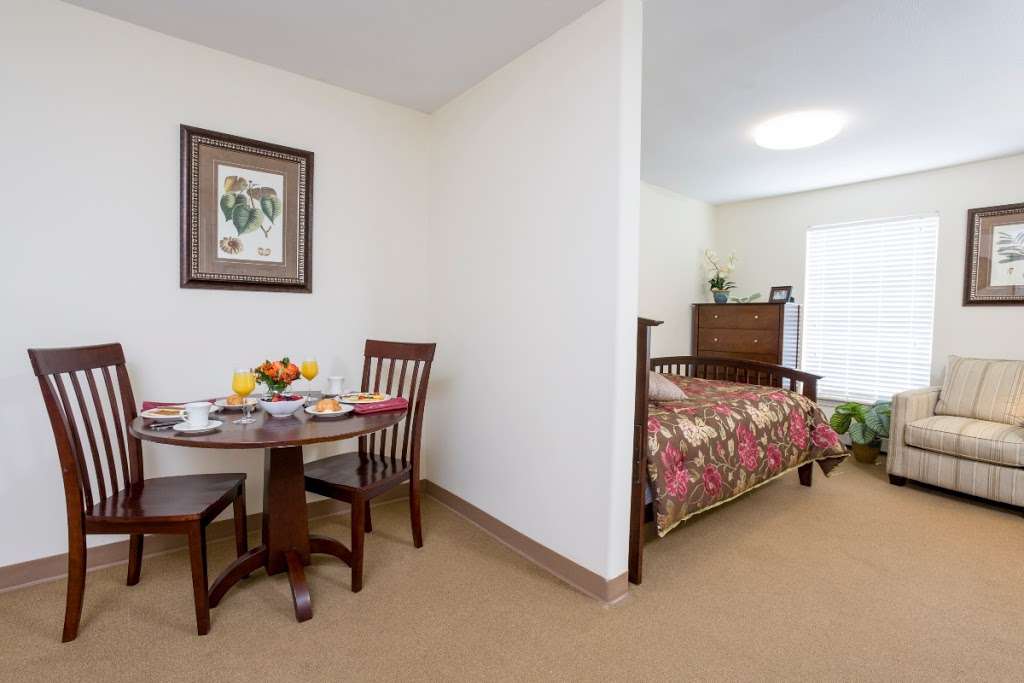 Benchmark Senior Living at Waltham Crossings | 126 Smith St, Waltham, MA 02451 | Phone: (781) 609-7996