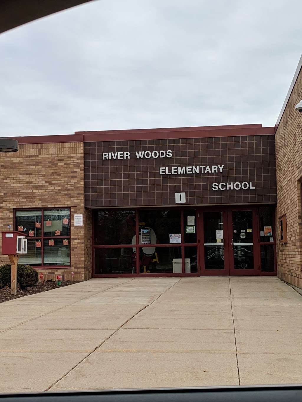River Woods Elementary School | 2607 River Woods Dr, Naperville, IL 60565, USA | Phone: (630) 420-6630