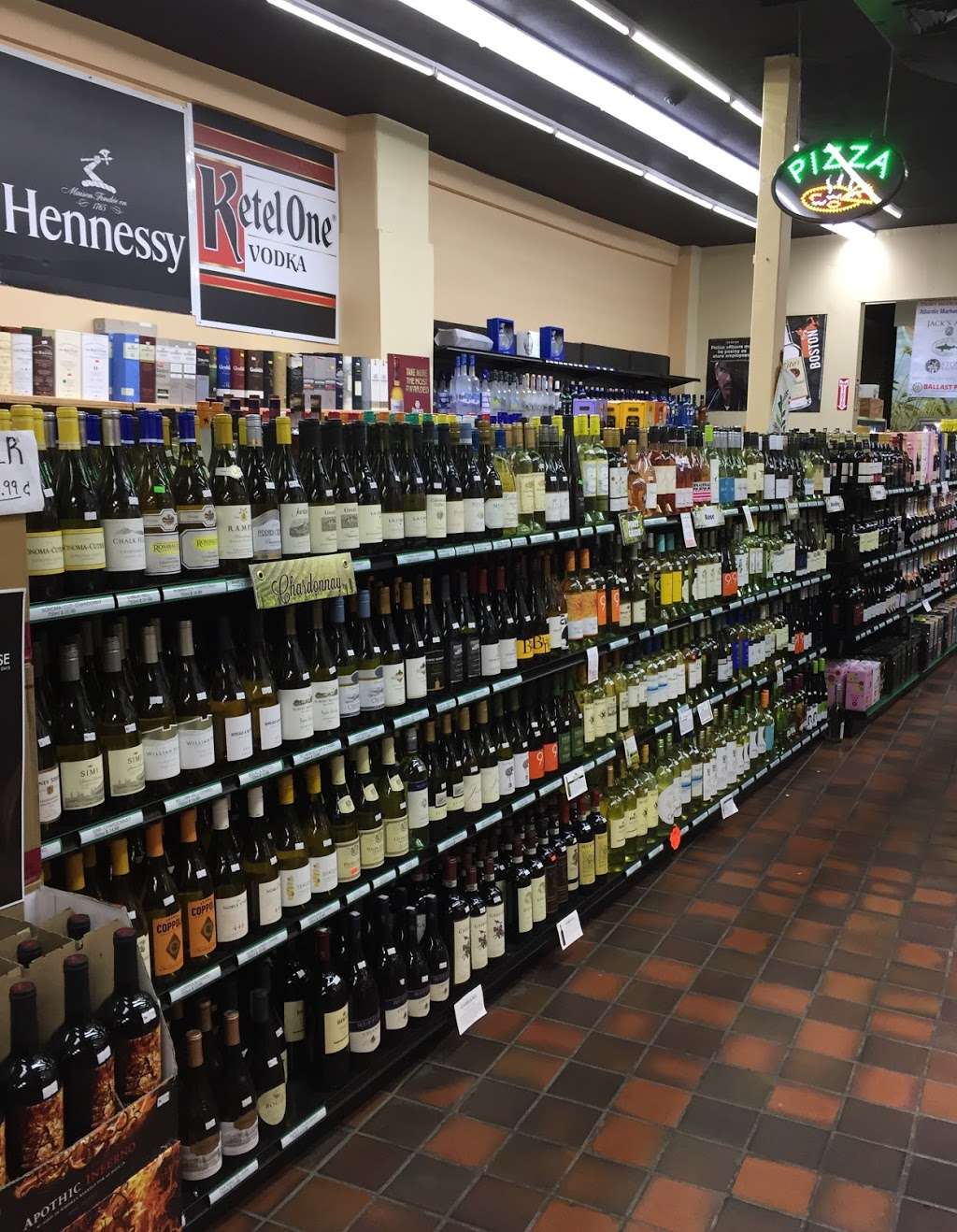 Atlantic Market Liquors | 243 Atlantic St 247 Unit 1, Quincy, MA 02171, USA | Phone: (617) 481-2730