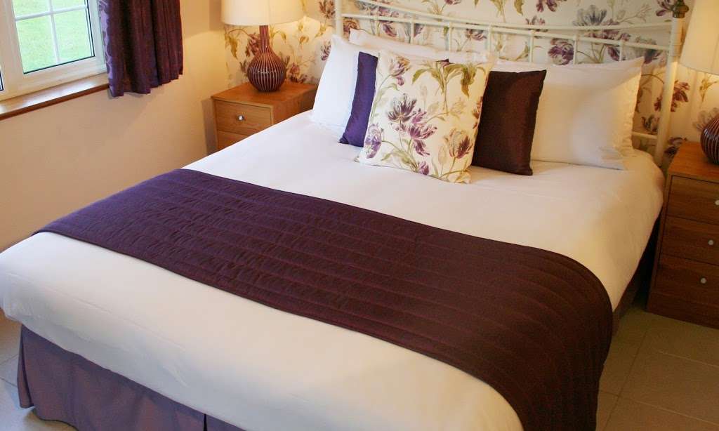 Waterhall Country Hotel | Prestwood Lane, Ifield Wood, Crawley RH11 0LA, UK | Phone: 01293 520002