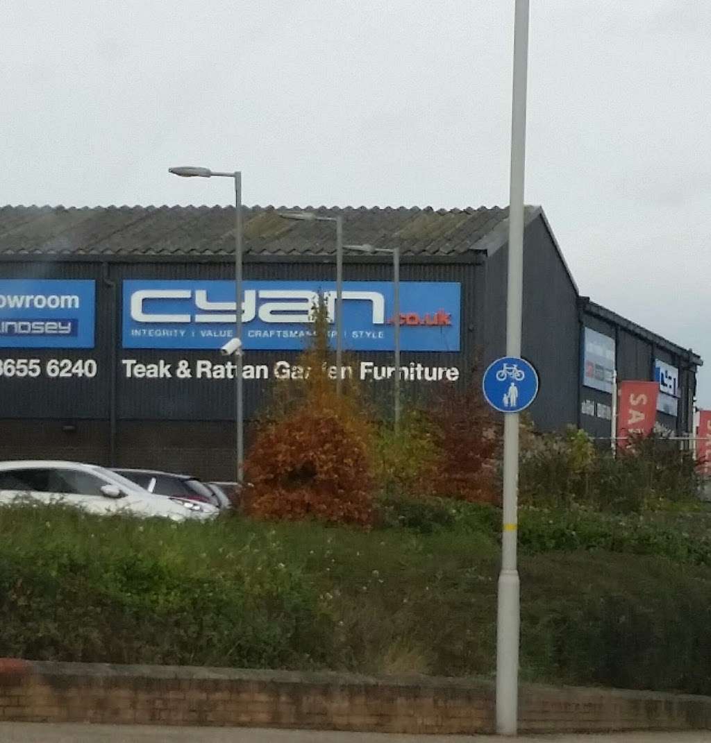 Cyan Teak Furniture | Unit 8, Gateway Business Park, Station Approach Road, Coulsdon CR5 2NS, UK | Phone: 020 8655 6240