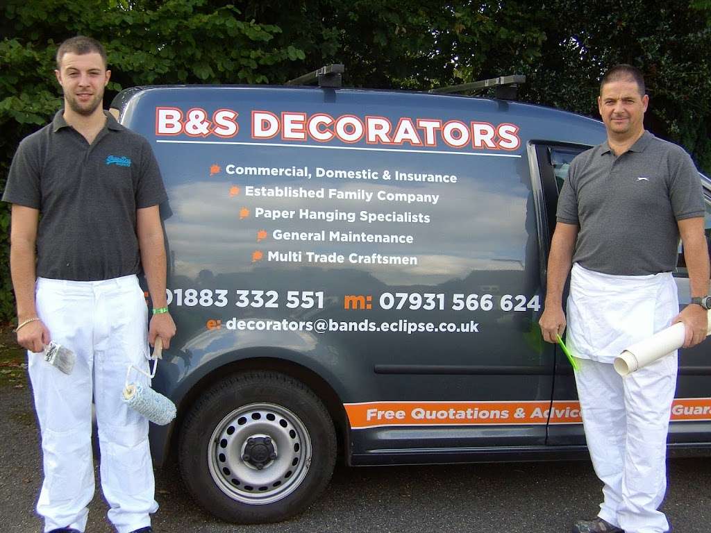 B & S Decorators | 4 Alexanders Walk, Caterham CR3 6DT, UK | Phone: 01883 332551