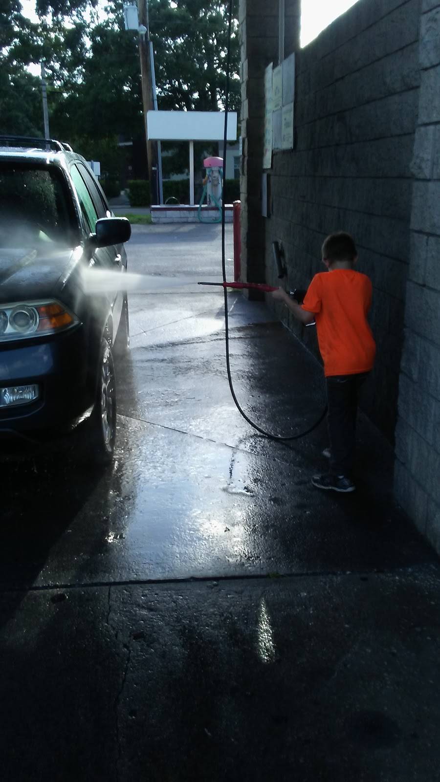 Spotless Car Wash | N Himes Ave, Tampa, FL 33614, USA | Phone: (813) 546-5646