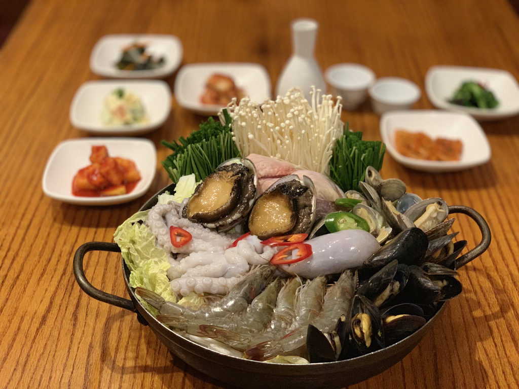 Dine Korean Restaurant | 5300 Beach Blvd, Buena Park, CA 90621, USA | Phone: (714) 522-1100