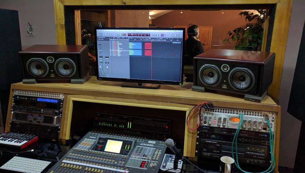Catman Boogie Music & Entertainments | 8 Chelmsford Rd, Ongar CM5 9NW, UK | Phone: 01277 362731