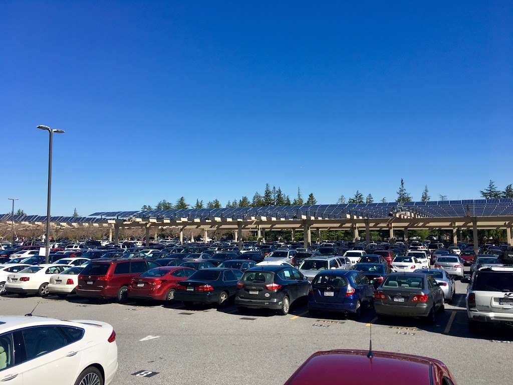 Parking Lot B | Cupertino, CA 95014, USA