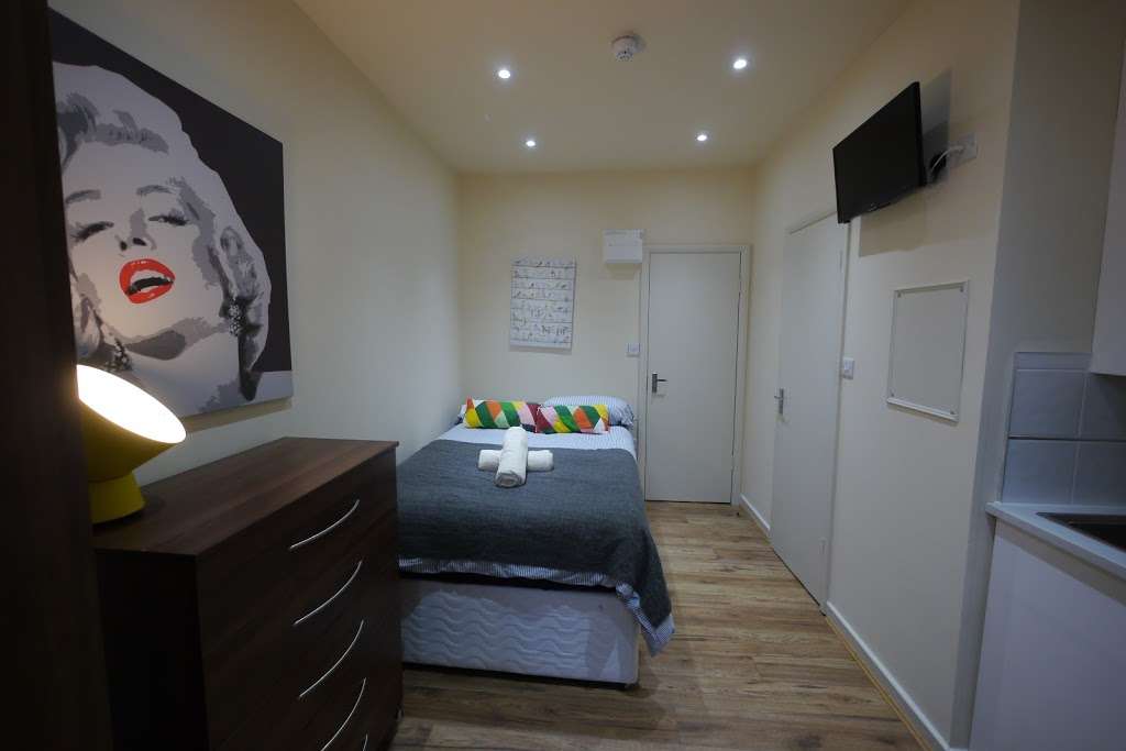 Cheap Accommodation Willesden | 20 St Pauls Ave, London NW2 5SX, UK | Phone: 020 8459 6203