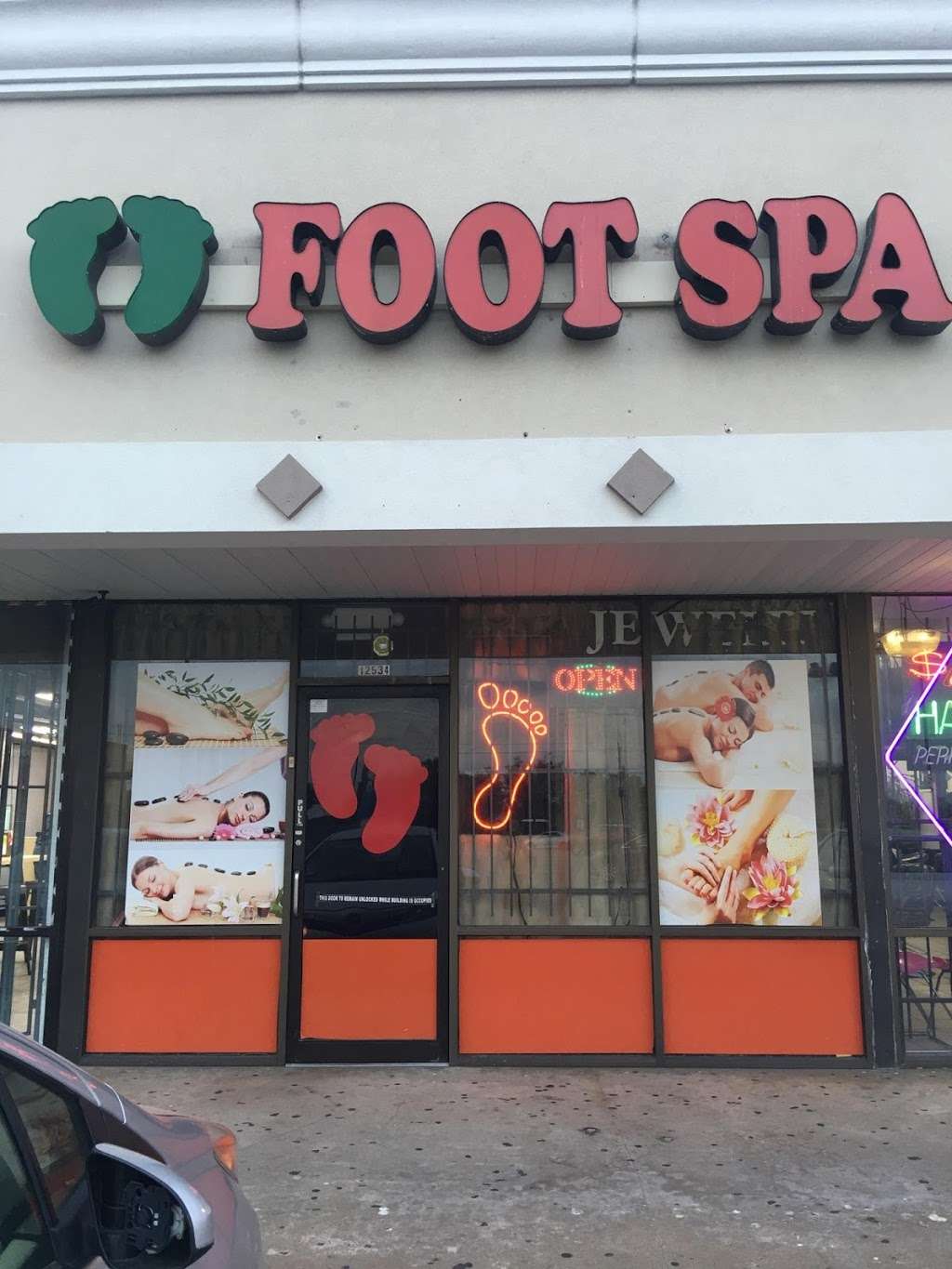 foot massage | 12534 Bellaire Blvd, Houston, TX 77072, USA | Phone: (713) 351-9254