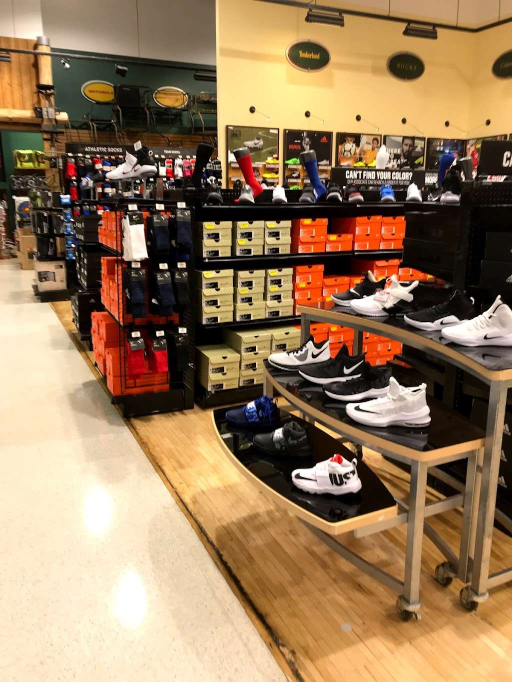 DICKS Sporting Goods | 1860 Catawba Valley Blvd SE, Hickory, NC 28602, USA | Phone: (828) 431-3025