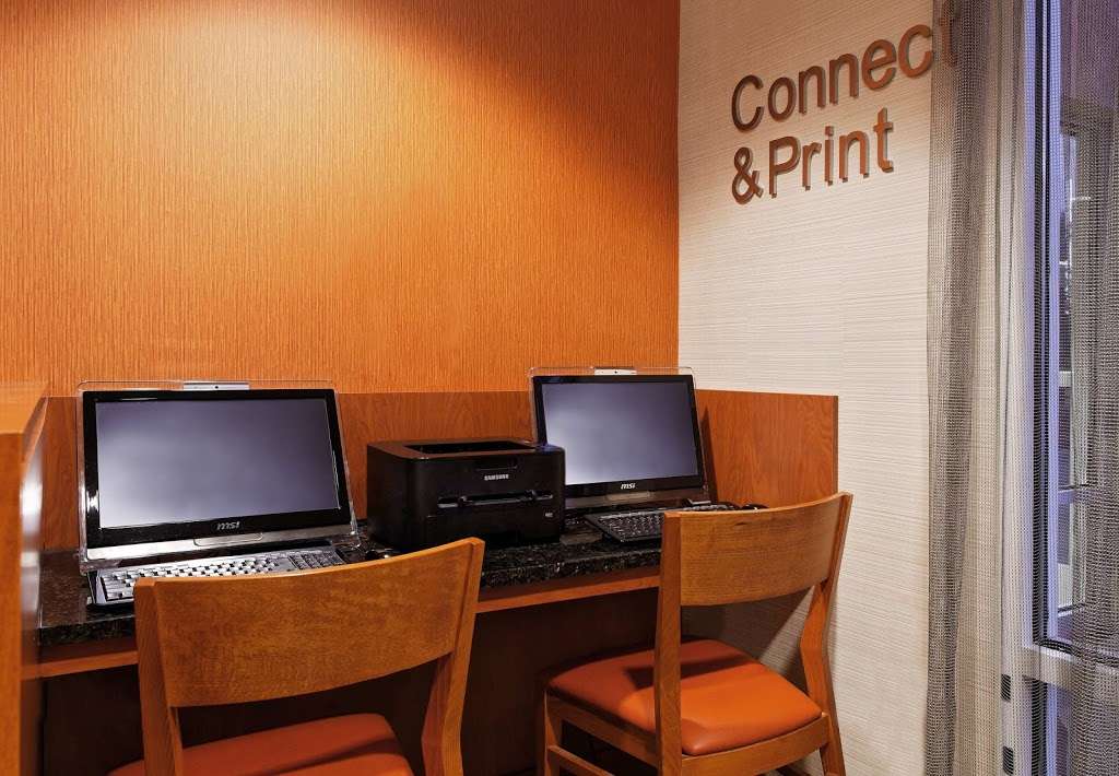 Fairfield Inn & Suites by Marriott Charlotte Arrowood | 7920 Arrowridge Blvd, Charlotte, NC 28273, USA | Phone: (704) 319-5100