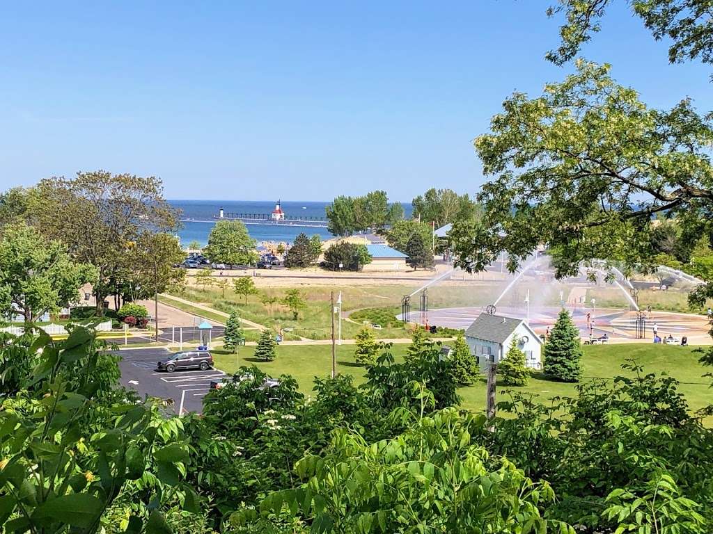 Lake Bluff Park | 520-598 Lake Blvd, St Joseph, MI 49085, USA