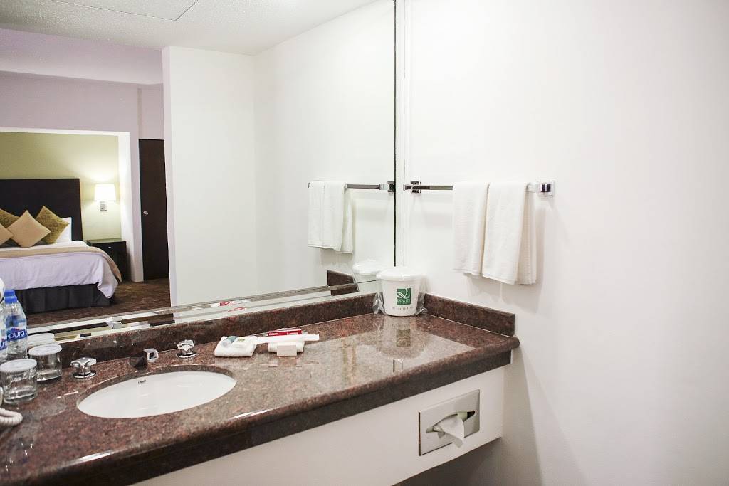 Quality Inn Nuevo Laredo | Av. Reforma 5530, Lagos, 88290 Nuevo Laredo, Tamps., Mexico | Phone: 867 711 4444