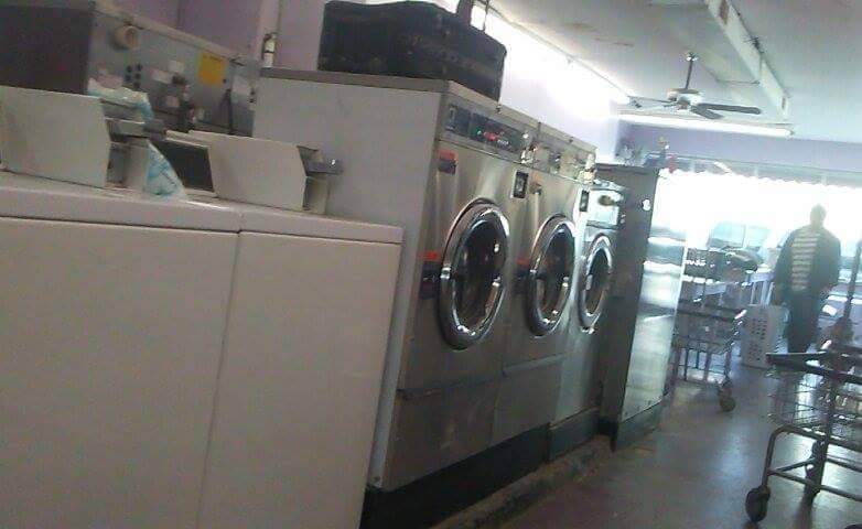 Richs Coin Laundry | 348 N 7th St, Kansas City, KS 66101, USA | Phone: (816) 529-2273