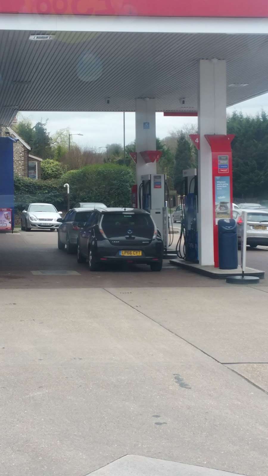 Esso | 77-83 Brighton Rd, Hooley, Coulsdon CR5 3EG, UK | Phone: 01737 555969