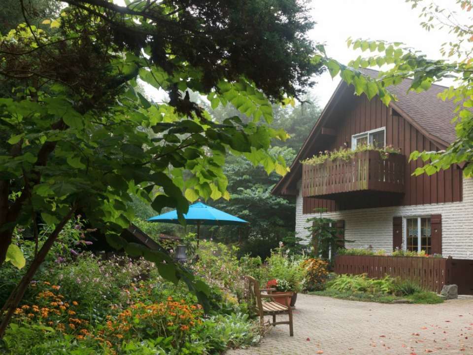 Swiss Woods Bed and Breakfast | 500 Blantz Rd, Lititz, PA 17543, USA | Phone: (717) 627-3358