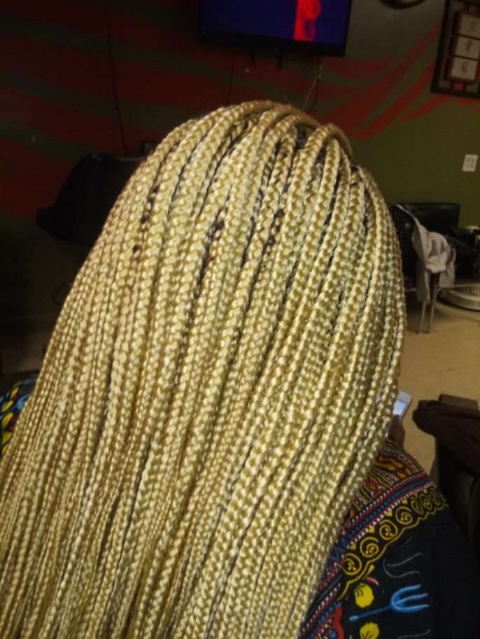 Manoro’s African Hair Braiding | 6454 S Cottage Grove Ave, Chicago, IL 60637, USA | Phone: (773) 667-8886