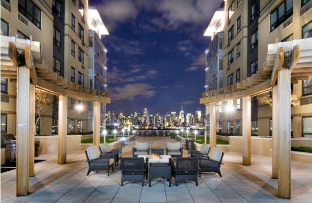 RiversEdge at Port Imperial | 1500 Ave at Port Imperial, Weehawken, NJ 07086, USA | Phone: (201) 866-0854