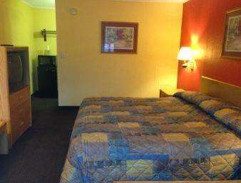 Knights Inn York | 631 US-321, York, SC 29745, USA | Phone: (888) 423-8150