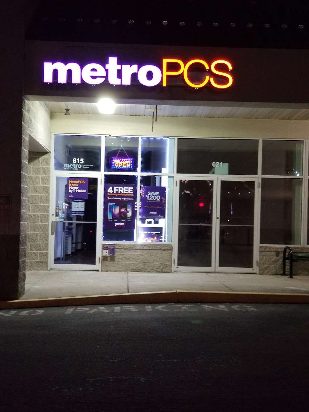 Metro by T-Mobile | 615 Lombard Rd, Red Lion, PA 17356, USA | Phone: (717) 501-4610
