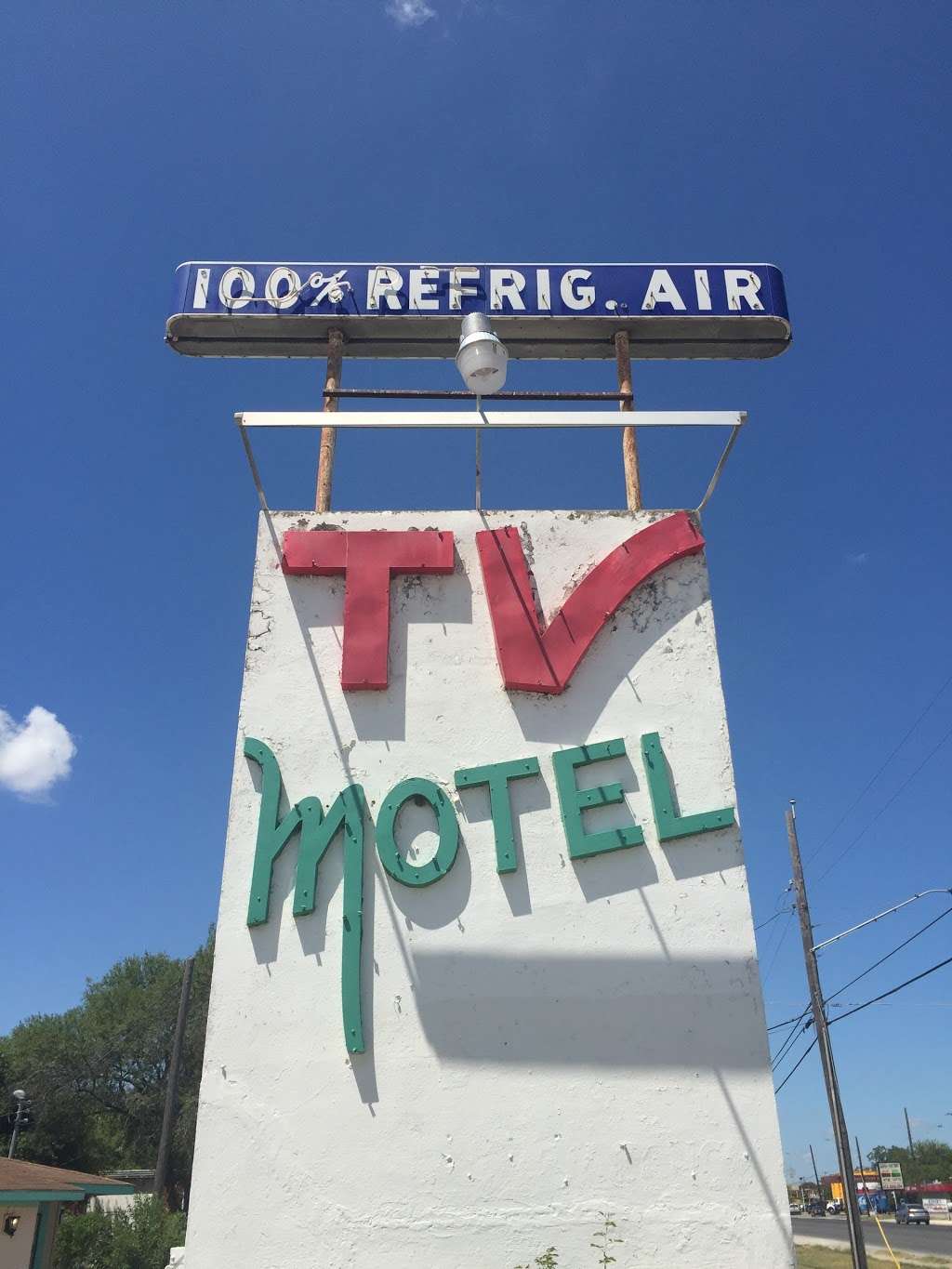 TV Motel | 718 Old Hwy 90 W, San Antonio, TX 78237, USA | Phone: (210) 432-2313