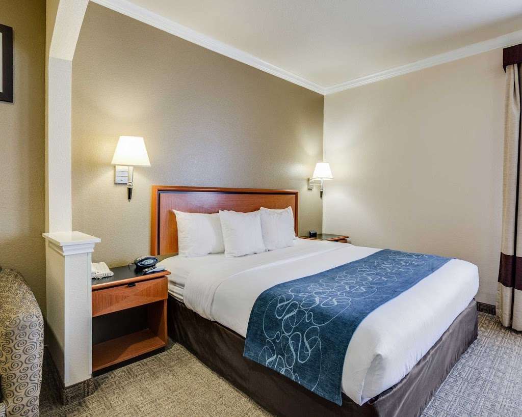 Comfort Suites | 1501 Center St, Deer Park, TX 77536, USA | Phone: (281) 930-8888