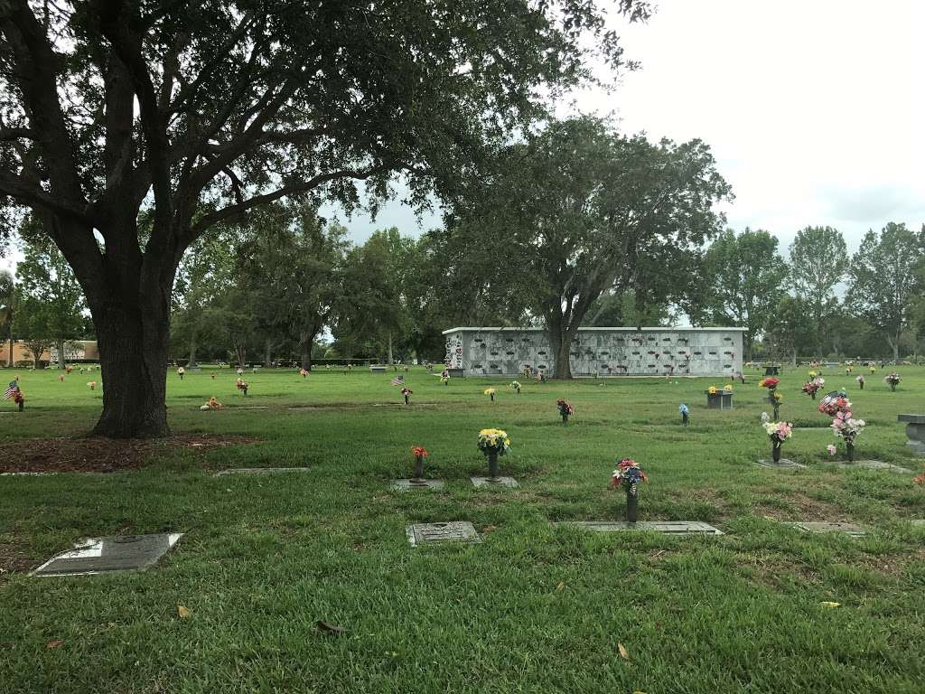 Chapel Hill Cemetery | 2420 Harrell Rd, Orlando, FL 32817, USA | Phone: (407) 671-3919