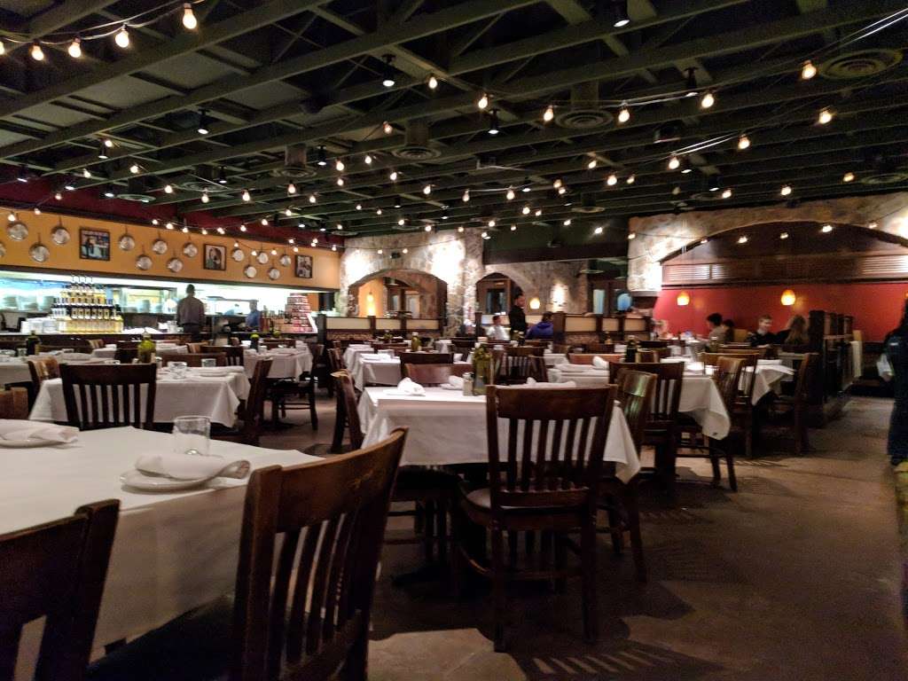 Romanos Macaroni Grill | 7123 Red Bug Lake Rd, Oviedo, FL 32765, USA | Phone: (407) 365-4405