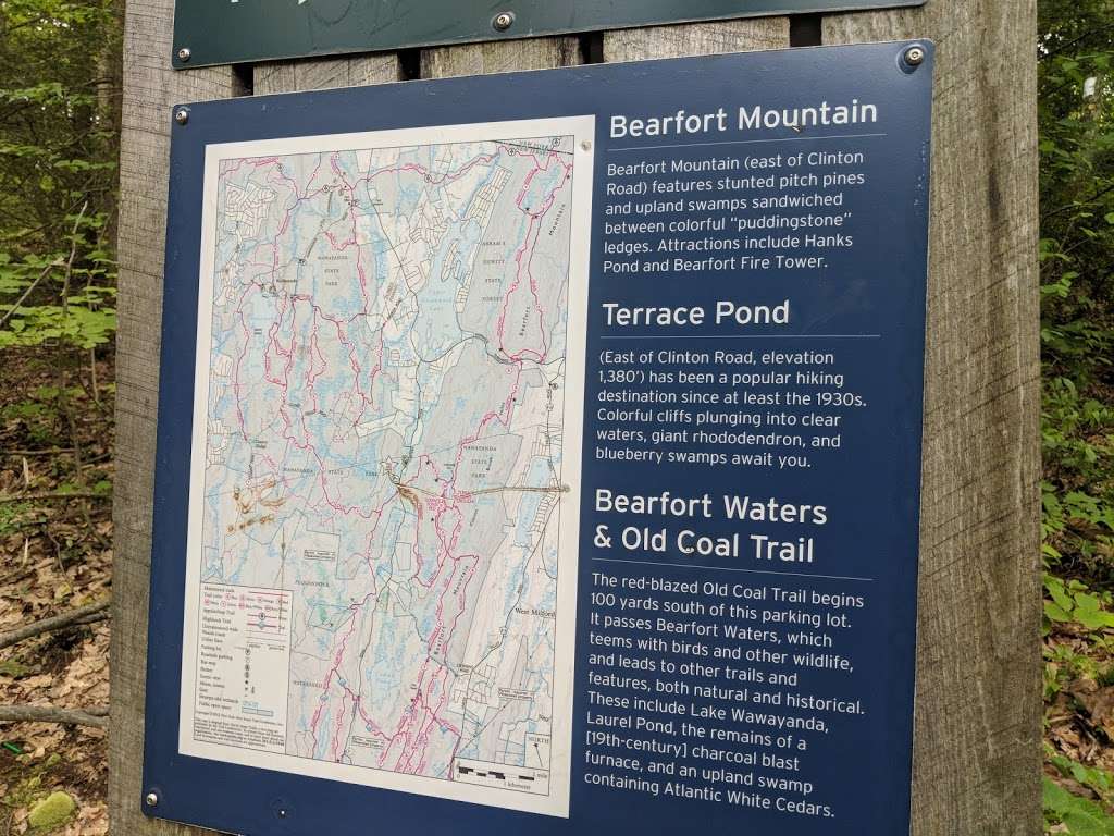 Hiking Terrace Pond Parking | Bearfort Waters, Hewitt, NJ 07421, USA
