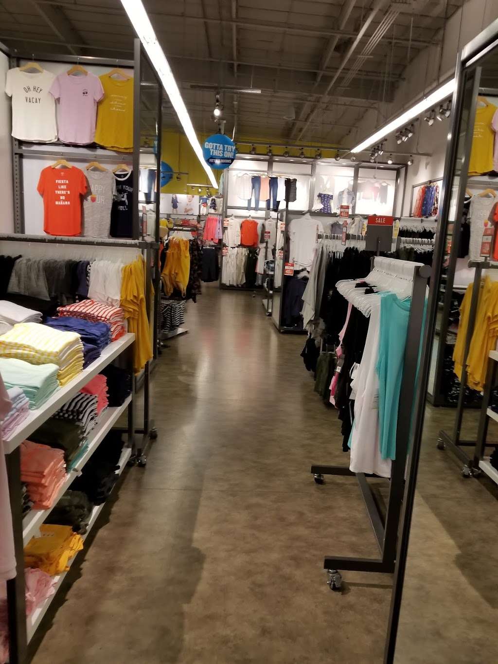 Old Navy | 7872 Van Nuys Blvd a, Panorama City, CA 91402, USA | Phone: (818) 285-0371