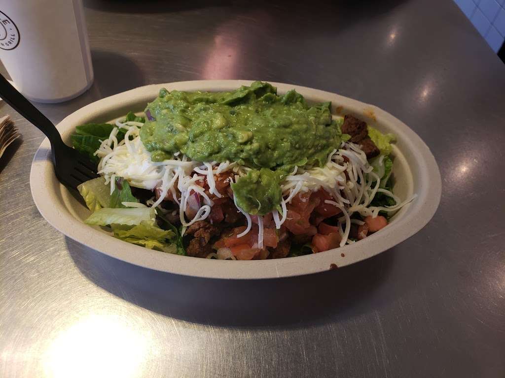 Chipotle Mexican Grill | 5602 Dennis McCarthy Dr Ste B, Lebec, CA 93243 | Phone: (661) 858-2335