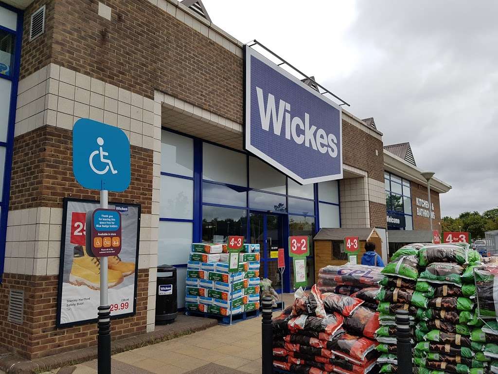 Wickes | Peel Centre, Kiln Ln, Epsom KT17 1EQ, UK | Phone: 01372 748890