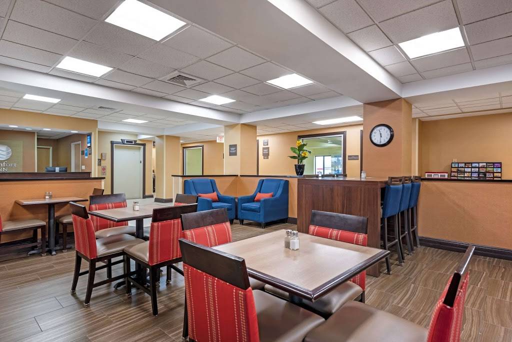 Comfort Inn East | 2295 Shadeland Ave, Indianapolis, IN 46219 | Phone: (317) 359-9999