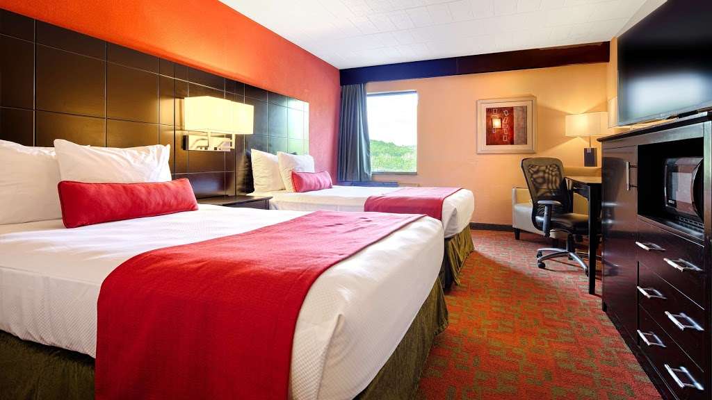 Best Western Plus Poconos Hotel | 2647 PA-715, Tannersville, PA 18372, USA | Phone: (570) 629-4100