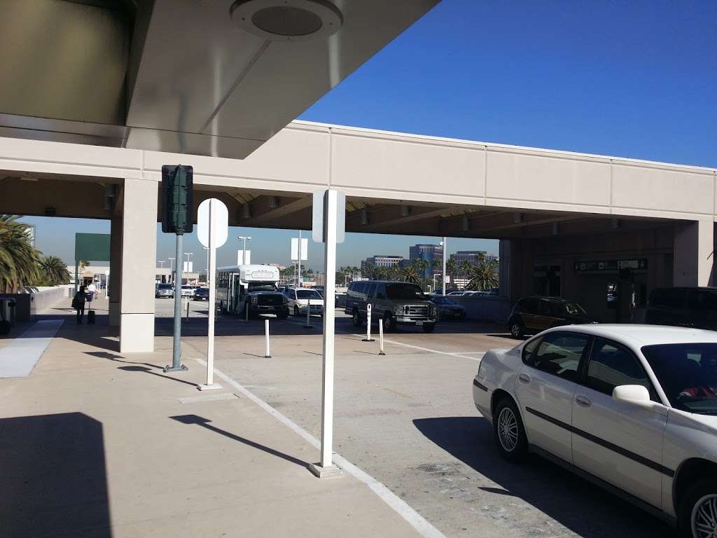 John Wayne Airport | California 92707
