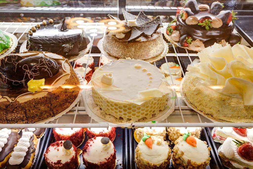 Pasticceria Monteleone BK | 355 Court St, Brooklyn, NY 11231 | Phone: (718) 852-5600