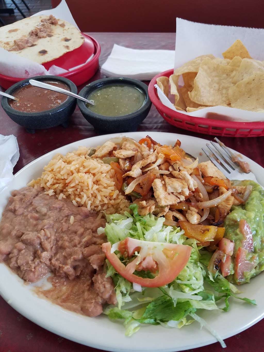 Taqueria Tapatia | 1105 Ward Rd, Baytown, TX 77520 | Phone: (281) 837-2258