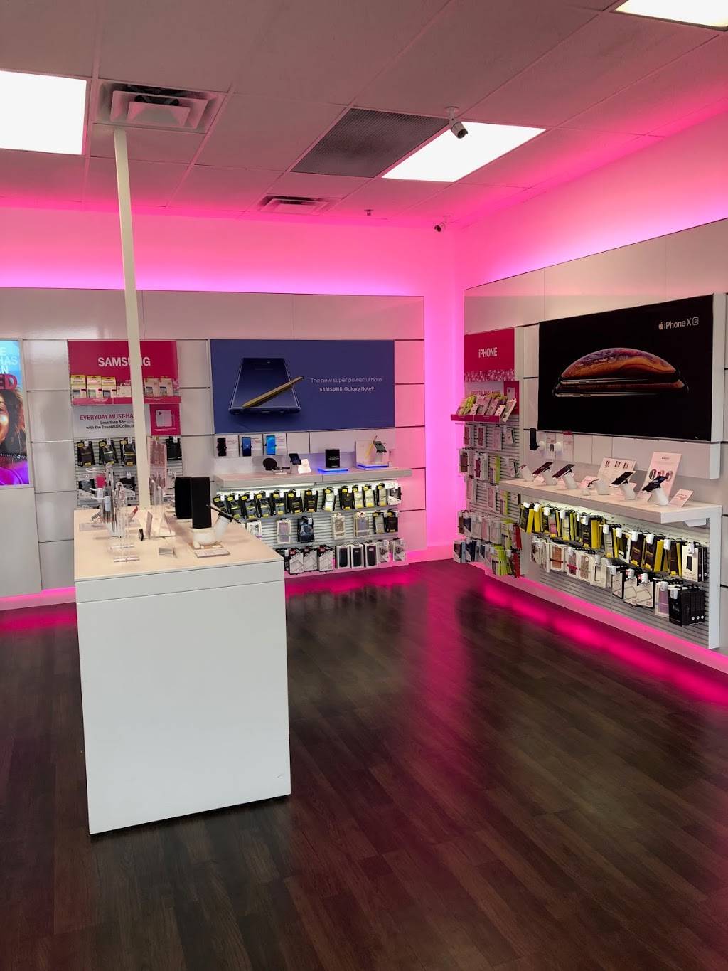 T-Mobile | 9910 Riverside Pkwy, Tulsa, OK 74137, USA | Phone: (918) 528-3383