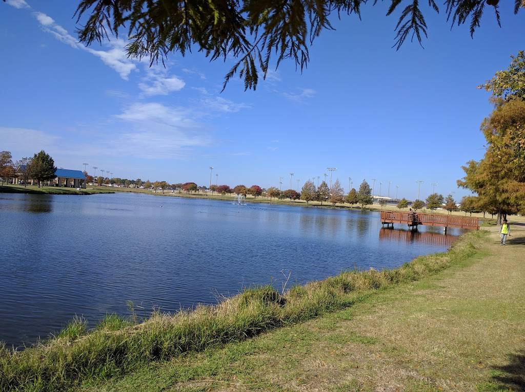 Russell Creek Park | 3500 McDermott Rd, Plano, TX 75025, USA | Phone: (972) 941-7263