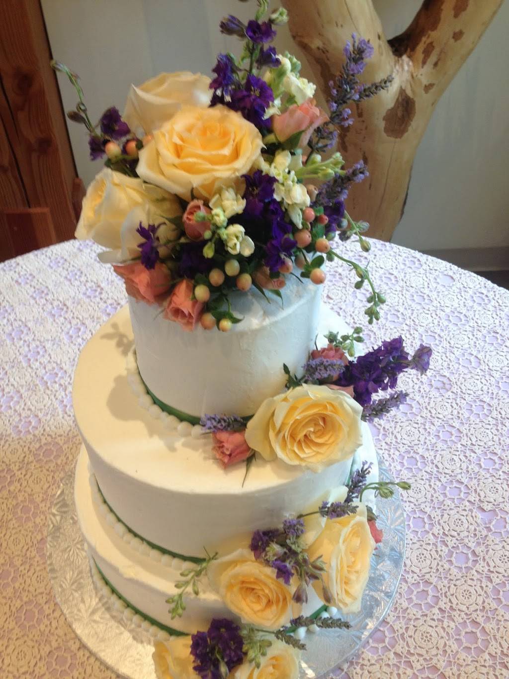 Shawnee Hills Bakery featuring Dublin Cake Cottage | 148 W Mohawk Dr, Powell, OH 43065, USA | Phone: (614) 789-0804