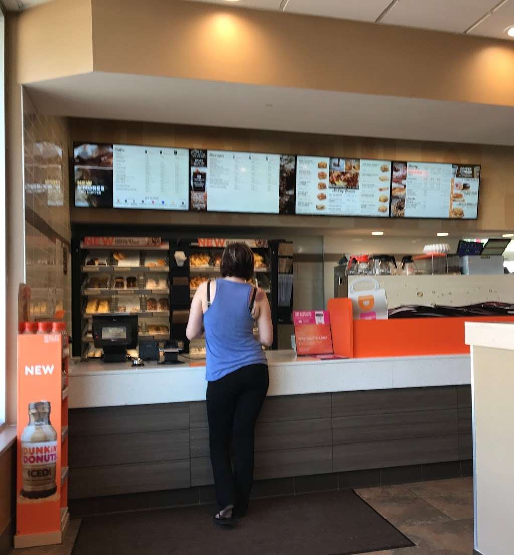 Dunkin Donuts | 335 S Eastwood Dr, Woodstock, IL 60098, USA | Phone: (815) 338-9499