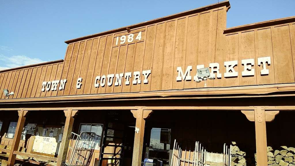 Town & Country Market | 3002, 13012 Pearblossom Hwy, Pearblossom, CA 93553, USA | Phone: (661) 944-4136