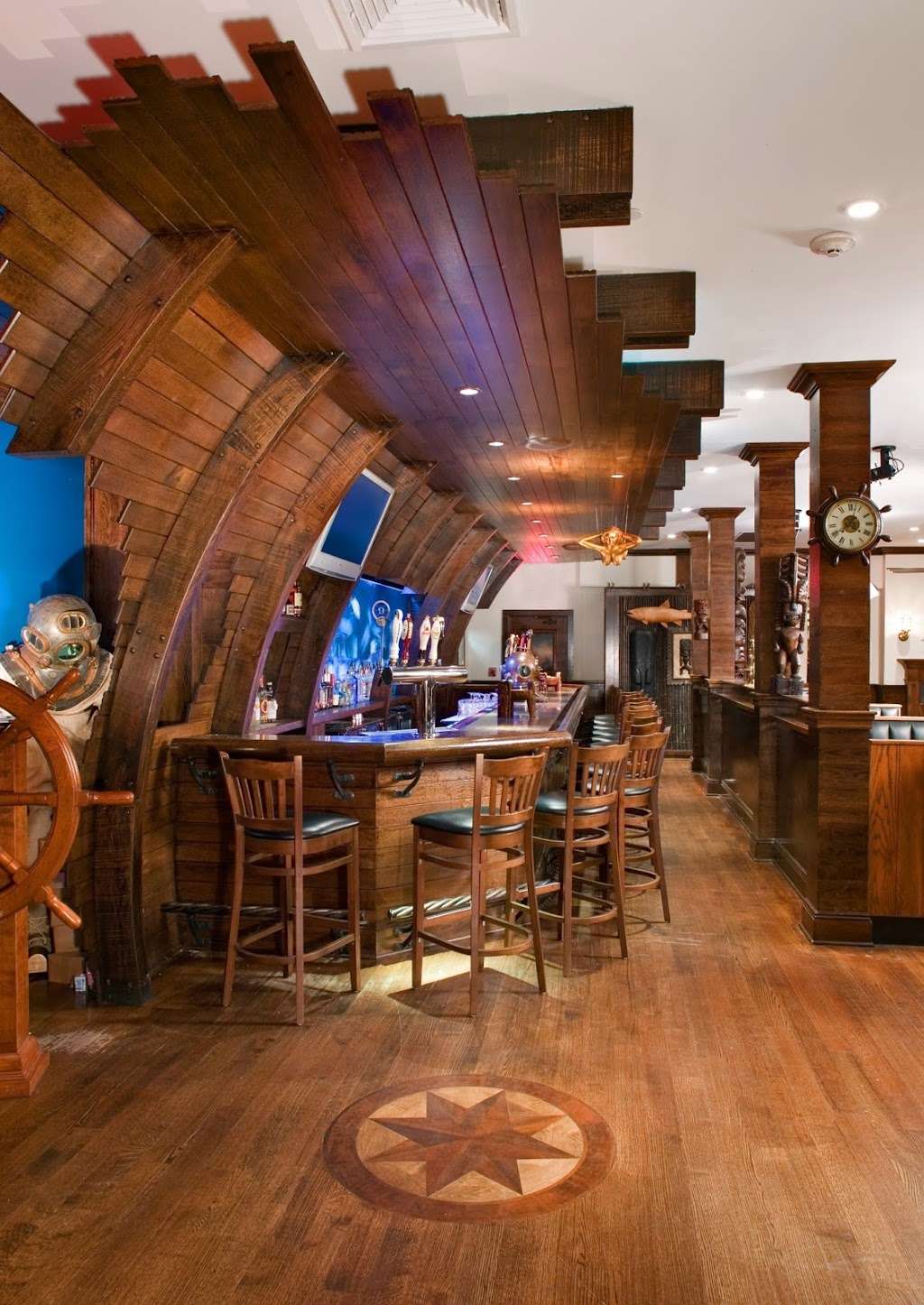 Shipwreck Tavern | 10 Bayville Ave, Bayville, NY 11709, USA | Phone: (516) 628-2628