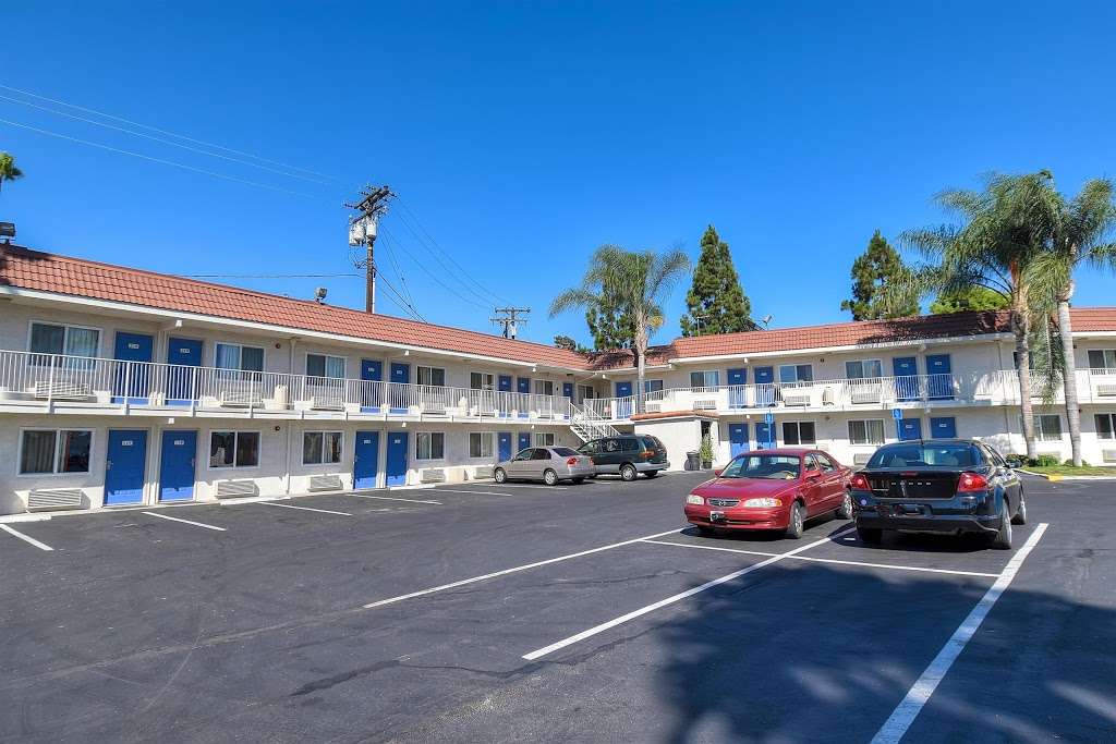 Motel 6 Los Angeles - Long Beach | 5665 E 7th St, Long Beach, CA 90804, USA | Phone: (562) 597-1311