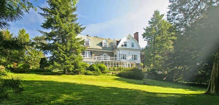 Hamanassett Bed & Breakfast | 115 Indian Springs Dr, Media, PA 19063, USA | Phone: (610) 459-3000