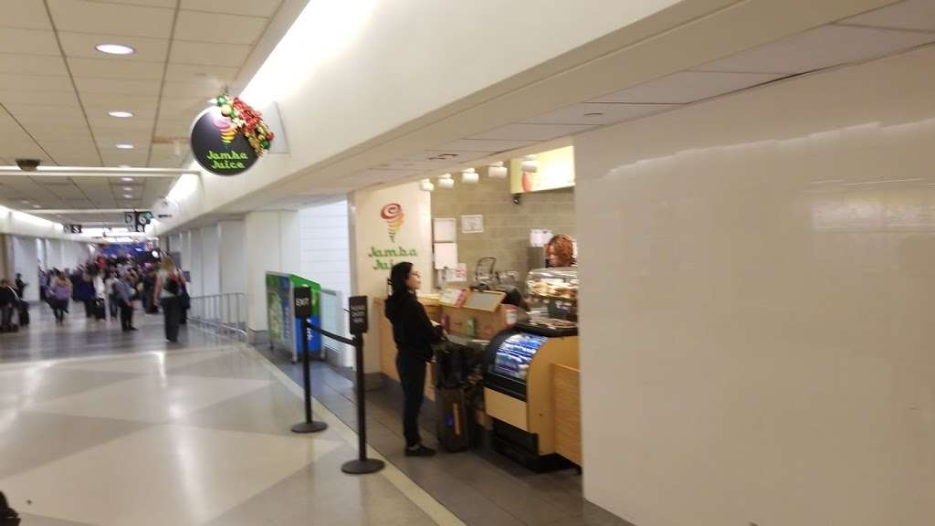 Jamba Juice | Terminal D adjacent to Gate D, 6, Philadelphia, PA 19153, USA | Phone: (215) 365-2589