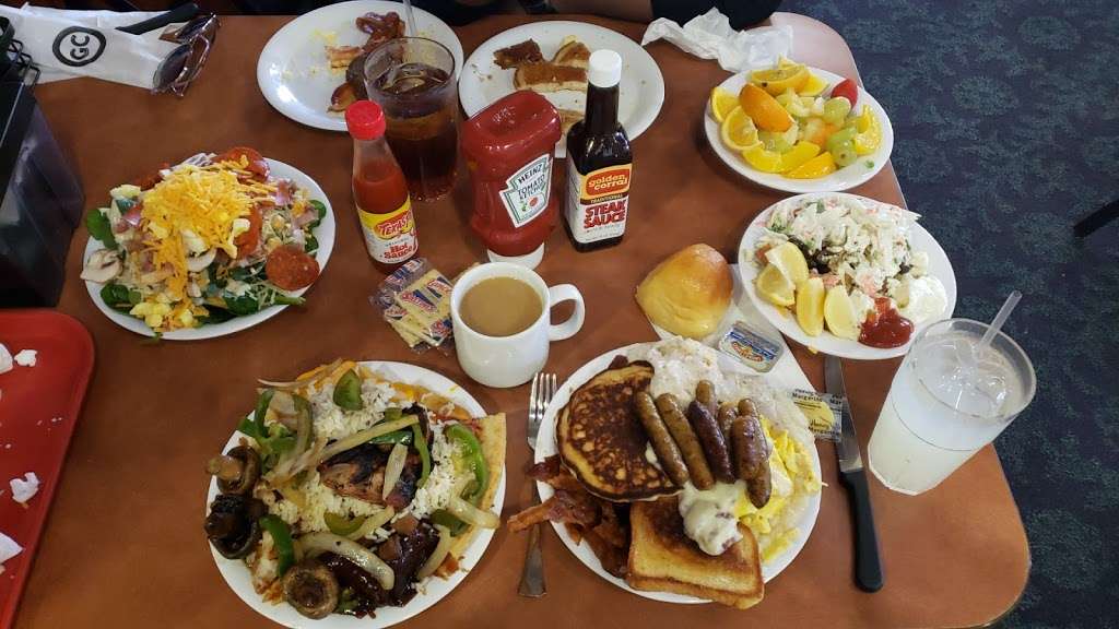 Golden Corral Buffet and Grill | 11731 E Colonial Dr, Orlando, FL 32817, USA | Phone: (407) 902-2979